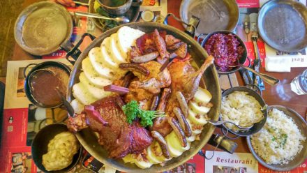 在布拉格，聽見海角七號。